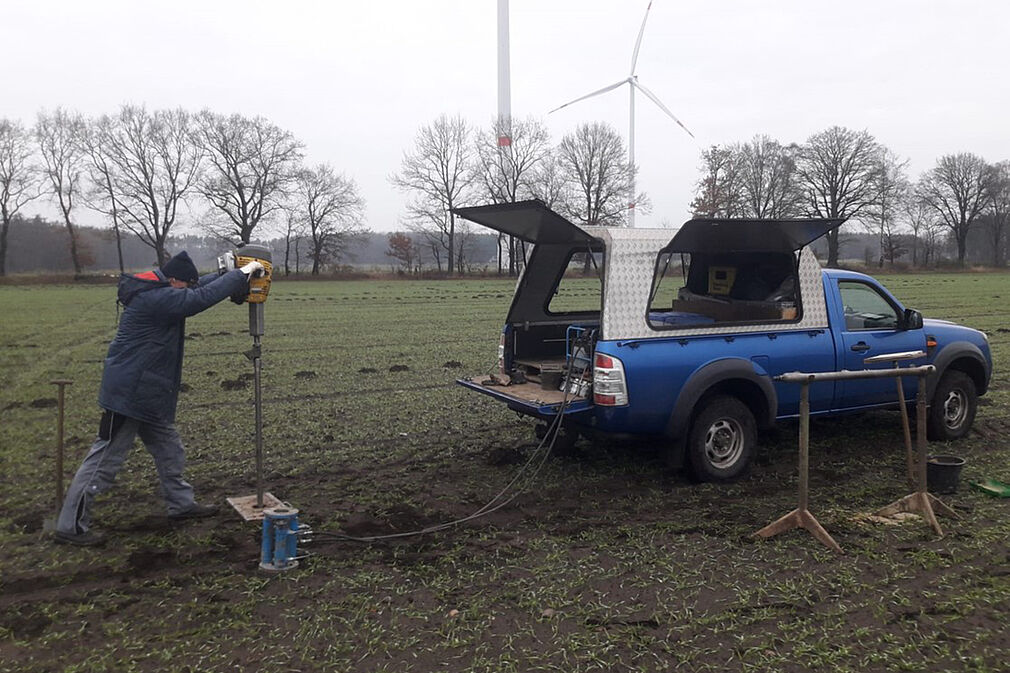 Probenahme im Testgebiet "Mittlere Ems", © INGUS